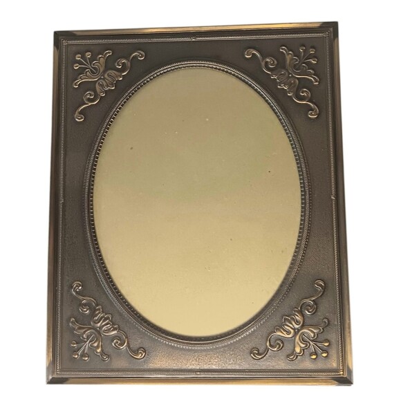 VTG Antique Brass Metal Photo Frame Oval Ornate Embossed Scroll 10x12 Photo 8x10 - Picture 9 of 16